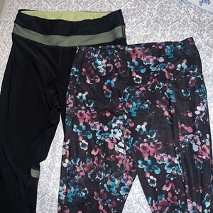 2 pairs of leggings floral print skinny athletic wear yoga pants capri length ne